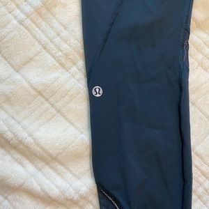 Lululemon Cropped Blue Leggings